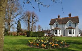Hookwood Lodge London Gatwick